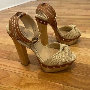 Schutz platform BANGERS size 8.5